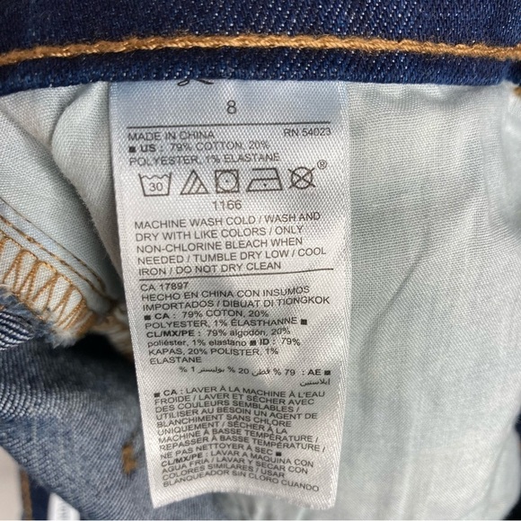 Old Navy jean shorts size 6 - Picture 2 of 4